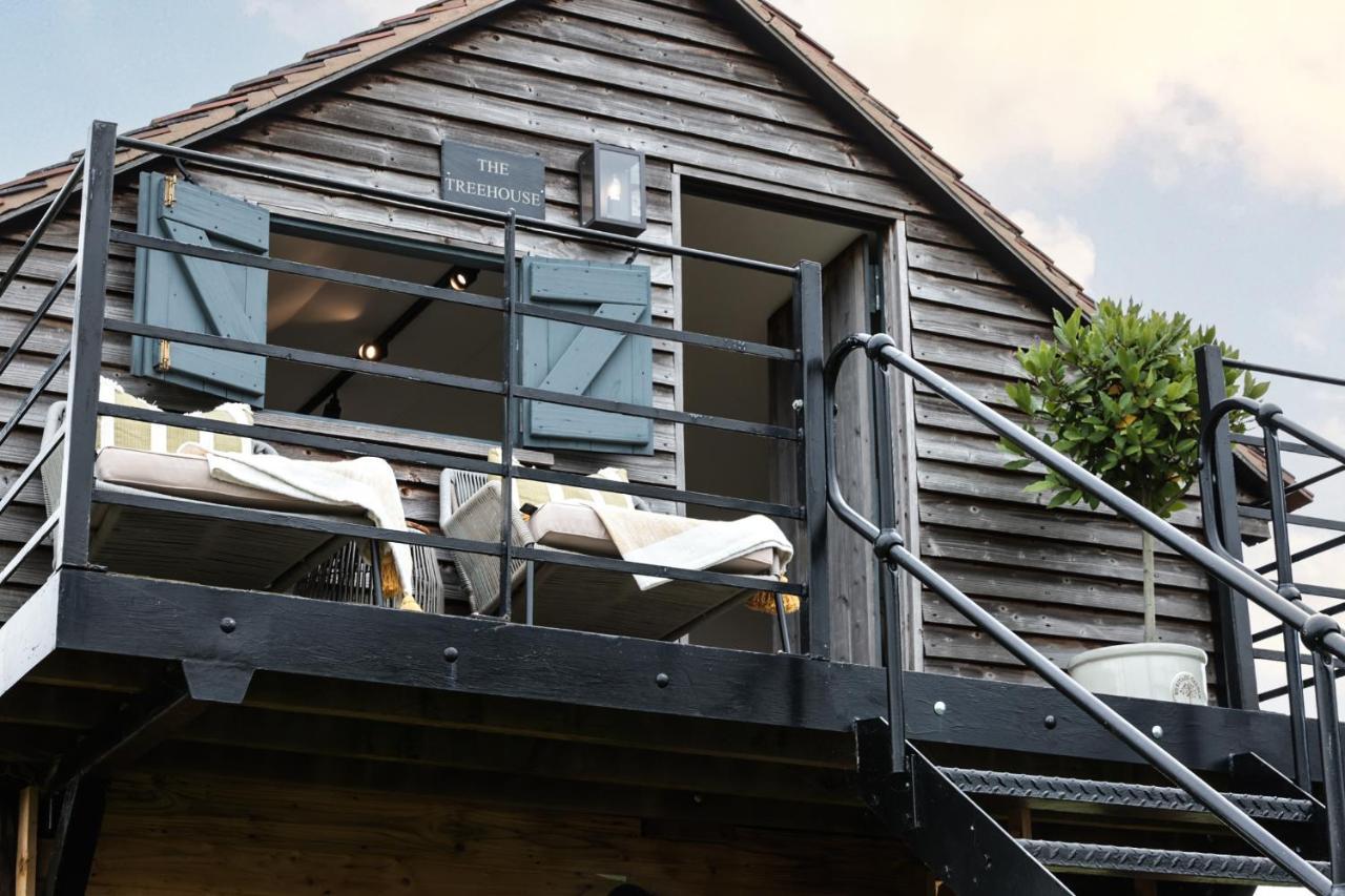The Treehouse At Humblebee Hall Вустер Экстерьер фото