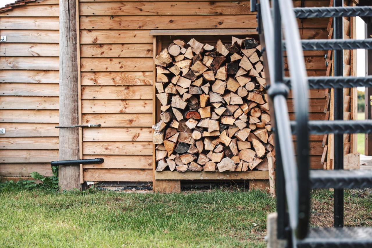 The Treehouse At Humblebee Hall Вустер Экстерьер фото